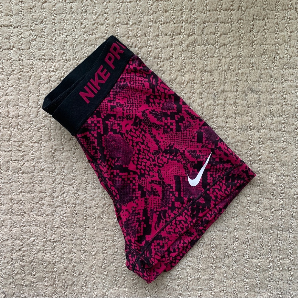 Nike Pro
